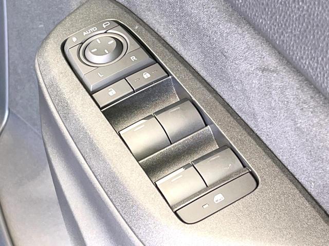 ヤリスクロス Ｚ　８型ディスプレイオーディオ　全周囲カメラ　衝突被害軽減システム　レーダークルーズ　禁煙車　ハーフレザーシート　パワーシート　ドラレコ　コーナーセンサー　スマートキー　ＬＥＤヘッド　ビルトインＥＴＣ（45枚目）