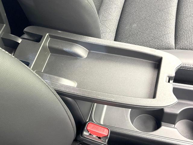 ヤリスクロス Ｚ　８型ディスプレイオーディオ　全周囲カメラ　衝突被害軽減システム　レーダークルーズ　禁煙車　ハーフレザーシート　パワーシート　ドラレコ　コーナーセンサー　スマートキー　ＬＥＤヘッド　ビルトインＥＴＣ（51枚目）