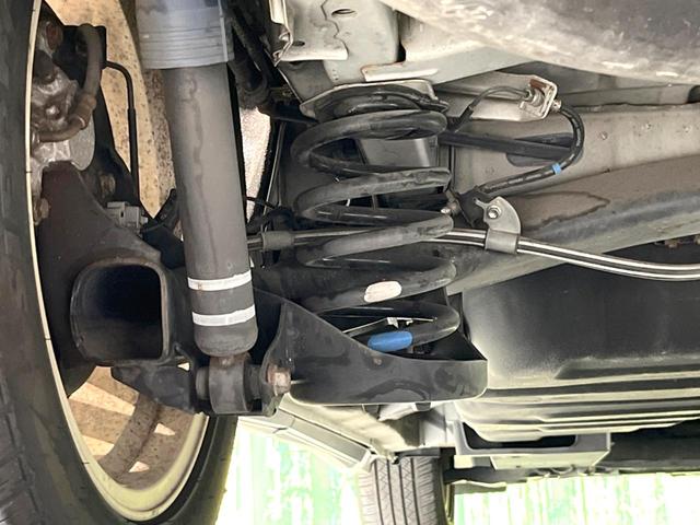 アルファード ２４０Ｓ　フルセグナビ　両側電動ドア　後席モニター　バックカメラ　衝突被害軽減システム　禁煙車　スマートキー　ＨＩＤヘッド　ビルトインＥＴＣ　純正１８インチアルミ　オートライト　デュアルエアコン（20枚目）