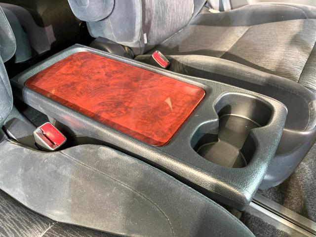 アルファード ２４０Ｓ　フルセグナビ　両側電動ドア　後席モニター　バックカメラ　衝突被害軽減システム　禁煙車　スマートキー　ＨＩＤヘッド　ビルトインＥＴＣ　純正１８インチアルミ　オートライト　デュアルエアコン（40枚目）