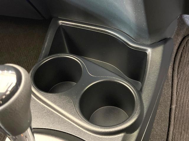 アクア Ｓスタイルブラック　バックカメラ　衝突被害軽減システム　禁煙車　ドラレコ　コーナーセンサー　スマートキー　ビルトインＥＴＣ　オートハイビーム　車線逸脱警報　オートライト　オートエアコン　Ｂｌｕｅｔｏｏｔｈ　ＣＤ（44枚目）