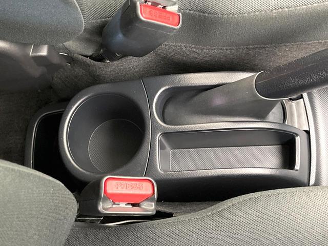 アクア Ｓスタイルブラック　バックカメラ　衝突被害軽減システム　禁煙車　ドラレコ　コーナーセンサー　スマートキー　ビルトインＥＴＣ　オートハイビーム　車線逸脱警報　オートライト　オートエアコン　Ｂｌｕｅｔｏｏｔｈ　ＣＤ（45枚目）