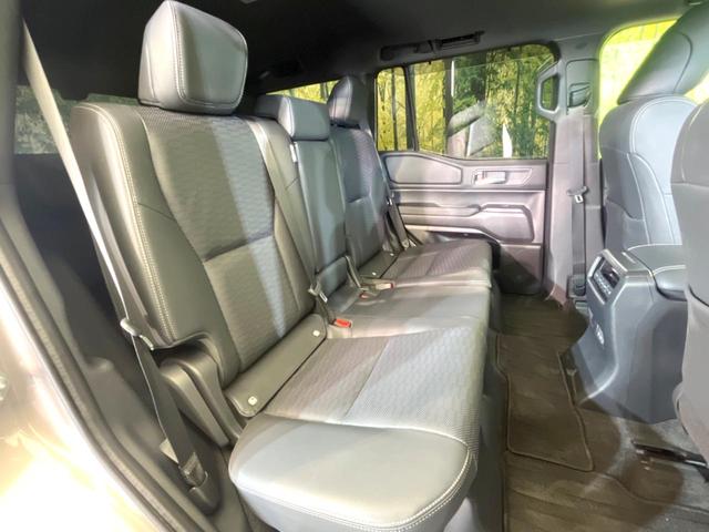 ランドクルーザー２５０ ＶＸ　４ＷＤ　７人乗り　サンルーフ　全周囲カメラ　衝突被害軽減システム　レーダークルーズ　禁煙車　電動リアゲート　レザーシート　前席シートエアコン　パワーシート　コーナーセンサー　スマートキー（8枚目）