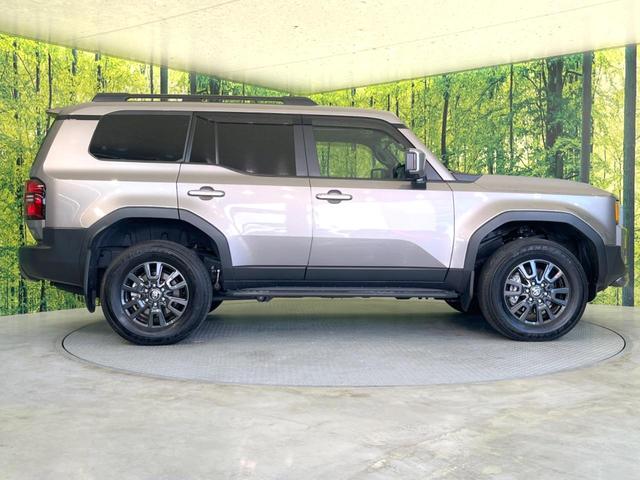 ランドクルーザー２５０ ＶＸ　４ＷＤ　７人乗り　サンルーフ　全周囲カメラ　衝突被害軽減システム　レーダークルーズ　禁煙車　電動リアゲート　レザーシート　前席シートエアコン　パワーシート　コーナーセンサー　スマートキー（26枚目）