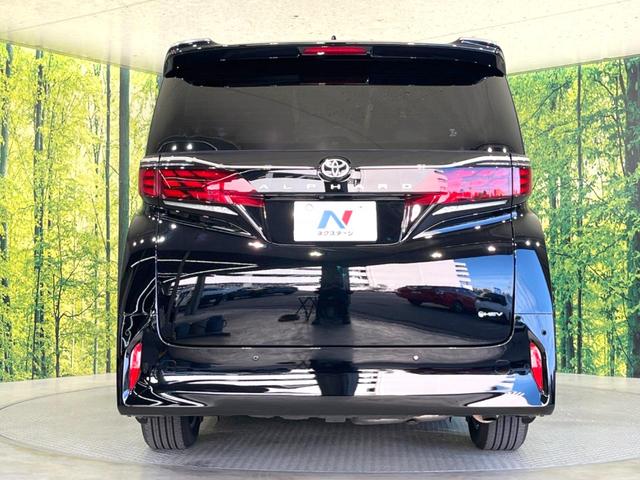 アルファードハイブリッド Ｚ　サンルーフ　両側電動ドア　後席モニター　全周囲カメラ　１００Ｖ電源　レーダークルーズ　禁煙車　電動リアゲート　レザーシート　全席シートヒーター　全席シートエアコン　全席パワーシート　ＬＥＤヘッド（17枚目）