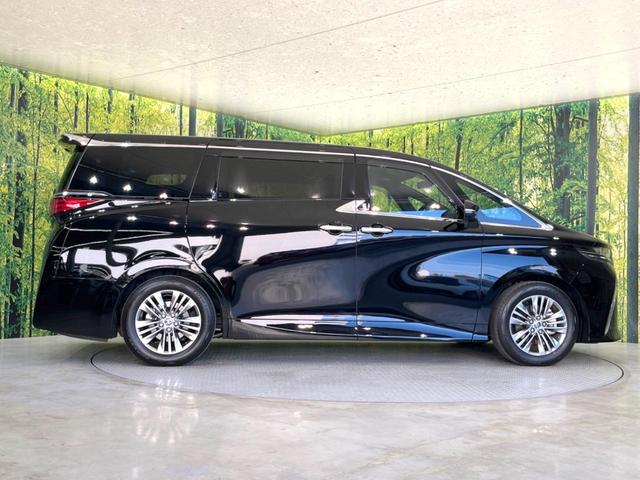 アルファードハイブリッド Ｚ　サンルーフ　両側電動ドア　後席モニター　全周囲カメラ　１００Ｖ電源　レーダークルーズ　禁煙車　電動リアゲート　レザーシート　全席シートヒーター　全席シートエアコン　全席パワーシート　ＬＥＤヘッド（33枚目）