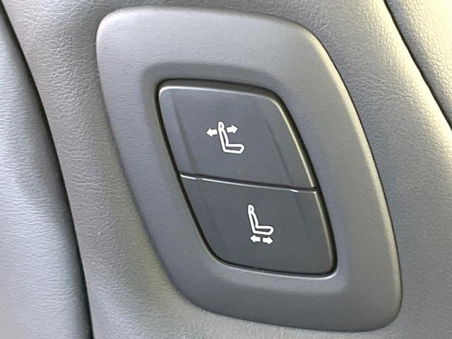 アルファードハイブリッド Ｚ　サンルーフ　両側電動ドア　後席モニター　全周囲カメラ　１００Ｖ電源　レーダークルーズ　禁煙車　電動リアゲート　レザーシート　全席シートヒーター　全席シートエアコン　全席パワーシート　ＬＥＤヘッド（43枚目）