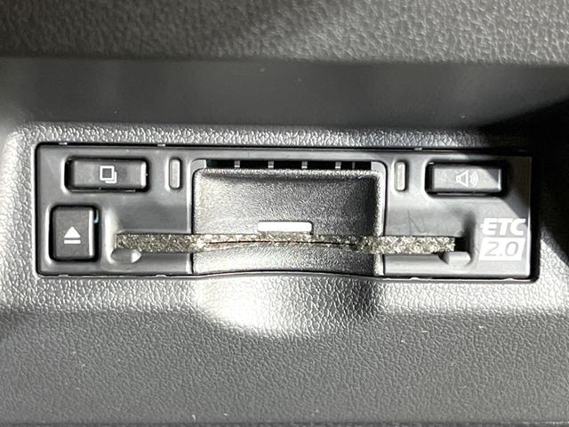 アルファードハイブリッド Ｚ　サンルーフ　両側電動ドア　後席モニター　全周囲カメラ　１００Ｖ電源　レーダークルーズ　禁煙車　電動リアゲート　レザーシート　全席シートヒーター　全席シートエアコン　全席パワーシート　ＬＥＤヘッド（57枚目）