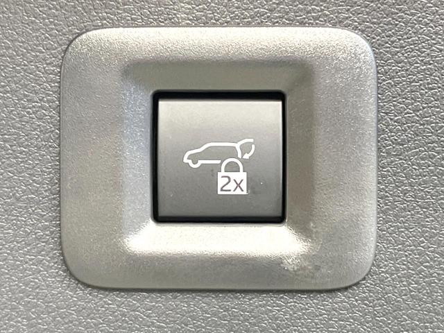 アルファードハイブリッド Ｚ　サンルーフ　両側電動ドア　後席モニター　全周囲カメラ　１００Ｖ電源　レーダークルーズ　禁煙車　電動リアゲート　レザーシート　全席シートヒーター　全席シートエアコン　全席パワーシート　ＬＥＤヘッド（66枚目）