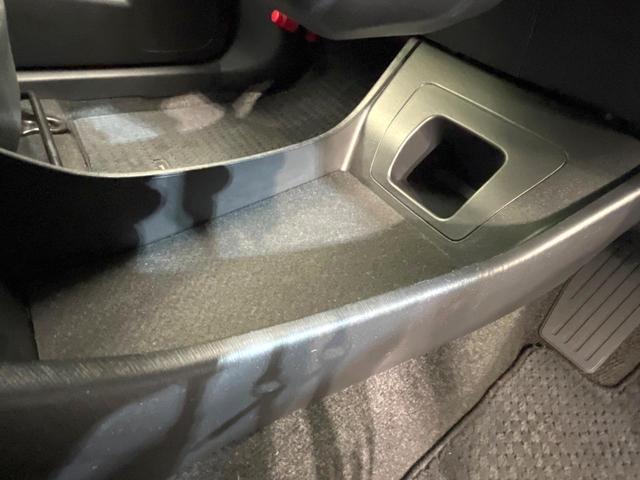 プリウス Ｓ　禁煙車　スマートキー　ＨＩＤヘッド　ＥＴＣ　オートライト　オートエアコン　Ｂｌｕｅｔｏｏｔｈ　ＣＤ　地デジ（42枚目）