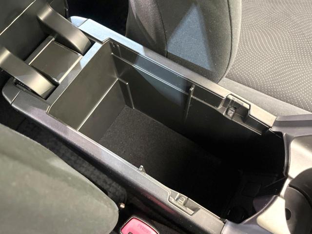 プリウス Ｓ　禁煙車　スマートキー　ＨＩＤヘッド　ＥＴＣ　オートライト　オートエアコン　Ｂｌｕｅｔｏｏｔｈ　ＣＤ　地デジ（43枚目）