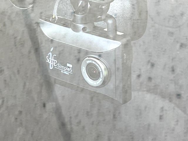 プリウス Ａツーリングセレクション　純正９型ナビ　バックカメラ　ＡＣ１００Ｖ電源　トヨタセーフティーセンス　レーダークルーズ　禁煙車　パワーシート　ドラレコ　コーナーセンサー　スマートキー　ＬＥＤヘッド　ＥＴＣ　オートマチックハイビーム（6枚目）