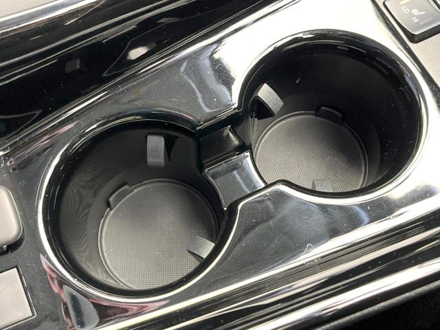 プリウス Ａツーリングセレクション　純正９型ナビ　バックカメラ　ＡＣ１００Ｖ電源　トヨタセーフティーセンス　レーダークルーズ　禁煙車　パワーシート　ドラレコ　コーナーセンサー　スマートキー　ＬＥＤヘッド　ＥＴＣ　オートマチックハイビーム（52枚目）