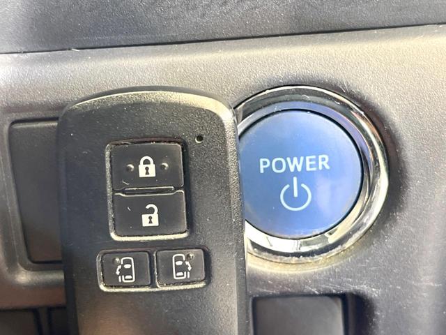 ヴォクシー ハイブリッドＶ　純正ナビ　バックカメラ　両側電動スライド　禁煙車　シートヒーター　ドラレコ　スマートキー　ＬＥＤヘッド　ＥＴＣ　純正１５インチＡＷ　オートライト　デュアルエアコン　リアエアコン　Ｂｌｕｅｔｏｏｔｈ再生（7枚目）