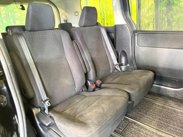 ヴォクシー ハイブリッドＶ　純正ナビ　バックカメラ　両側電動スライド　禁煙車　シートヒーター　ドラレコ　スマートキー　ＬＥＤヘッド　ＥＴＣ　純正１５インチＡＷ　オートライト　デュアルエアコン　リアエアコン　Ｂｌｕｅｔｏｏｔｈ再生（9枚目）