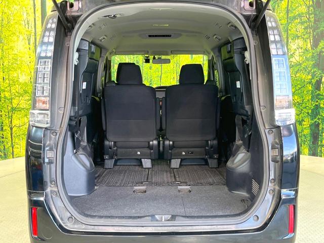 ヴォクシー ハイブリッドＶ　純正ナビ　バックカメラ　両側電動スライド　禁煙車　シートヒーター　ドラレコ　スマートキー　ＬＥＤヘッド　ＥＴＣ　純正１５インチＡＷ　オートライト　デュアルエアコン　リアエアコン　Ｂｌｕｅｔｏｏｔｈ再生（11枚目）