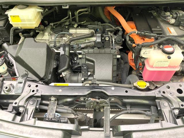 ヴォクシー ハイブリッドＶ　純正ナビ　バックカメラ　両側電動スライド　禁煙車　シートヒーター　ドラレコ　スマートキー　ＬＥＤヘッド　ＥＴＣ　純正１５インチＡＷ　オートライト　デュアルエアコン　リアエアコン　Ｂｌｕｅｔｏｏｔｈ再生（18枚目）
