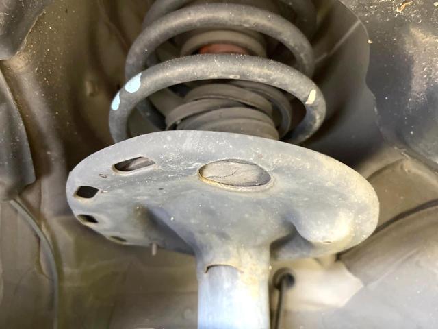 ヴォクシー ハイブリッドＶ　純正ナビ　バックカメラ　両側電動スライド　禁煙車　シートヒーター　ドラレコ　スマートキー　ＬＥＤヘッド　ＥＴＣ　純正１５インチＡＷ　オートライト　デュアルエアコン　リアエアコン　Ｂｌｕｅｔｏｏｔｈ再生（20枚目）