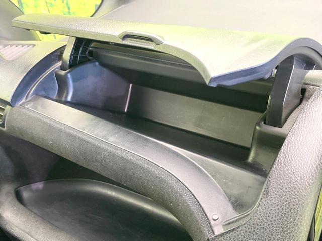 ヴォクシー ハイブリッドＶ　純正ナビ　バックカメラ　両側電動スライド　禁煙車　シートヒーター　ドラレコ　スマートキー　ＬＥＤヘッド　ＥＴＣ　純正１５インチＡＷ　オートライト　デュアルエアコン　リアエアコン　Ｂｌｕｅｔｏｏｔｈ再生（45枚目）