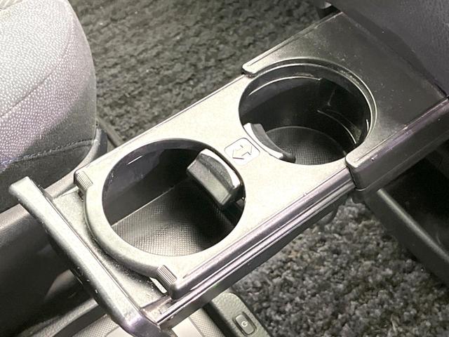 ヴォクシー ハイブリッドＶ　純正ナビ　バックカメラ　両側電動スライド　禁煙車　シートヒーター　ドラレコ　スマートキー　ＬＥＤヘッド　ＥＴＣ　純正１５インチＡＷ　オートライト　デュアルエアコン　リアエアコン　Ｂｌｕｅｔｏｏｔｈ再生（57枚目）