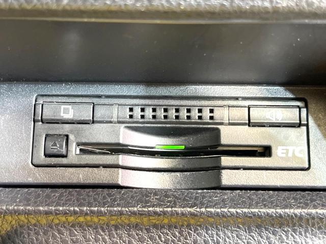 ヴォクシー ハイブリッドＶ　純正ナビ　バックカメラ　両側電動スライド　禁煙車　シートヒーター　ドラレコ　スマートキー　ＬＥＤヘッド　ＥＴＣ　純正１５インチＡＷ　オートライト　デュアルエアコン　リアエアコン　Ｂｌｕｅｔｏｏｔｈ再生（61枚目）