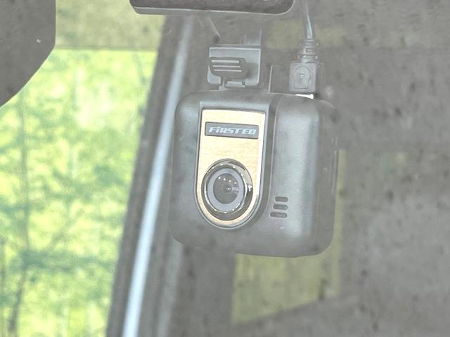 タント カスタムＲＳ　両側電動ドア　バックカメラ　衝突被害軽減システム　レーダークルーズ　禁煙車　ドラレコ　コーナーセンサー　スマートキー　ＬＥＤヘッド　ビルトインＥＴＣ　純正１５インチアルミ　車線逸脱警報　オートライト（6枚目）