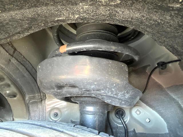 ヴォクシー Ｓ－Ｚ　両側電動ドア　バックカメラ　衝突被害軽減システム　レーダークルーズ　禁煙車　ハーフレザーシート　コーナーセンサー　スマートキー　ＬＥＤヘッド　ＥＴＣ２．０　純正１７インチアルミ　オートハイビーム（21枚目）