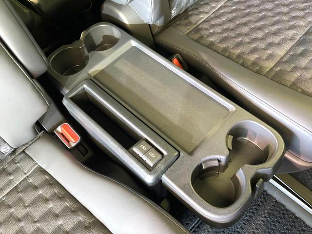 ヴォクシー Ｓ－Ｚ　両側電動ドア　バックカメラ　衝突被害軽減システム　レーダークルーズ　禁煙車　ハーフレザーシート　コーナーセンサー　スマートキー　ＬＥＤヘッド　ＥＴＣ２．０　純正１７インチアルミ　オートハイビーム（31枚目）