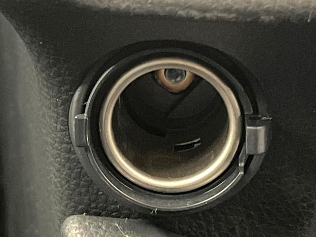 ヴォクシー Ｓ－Ｚ　両側電動ドア　バックカメラ　衝突被害軽減システム　レーダークルーズ　禁煙車　ハーフレザーシート　コーナーセンサー　スマートキー　ＬＥＤヘッド　ＥＴＣ２．０　純正１７インチアルミ　オートハイビーム（60枚目）