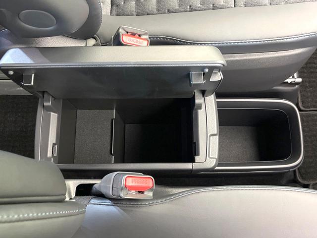 ヴォクシー Ｓ－Ｚ　両側電動ドア　バックカメラ　衝突被害軽減システム　レーダークルーズ　禁煙車　ハーフレザーシート　コーナーセンサー　スマートキー　ＬＥＤヘッド　ＥＴＣ２．０　純正１７インチアルミ　オートハイビーム（64枚目）