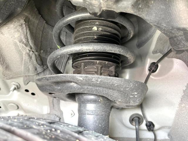 ヤリスクロス Ｘ　ＳＤナビ　バックカメラ　衝突被害軽減システム　レーダークルーズ　禁煙車　ドラレコ　コーナーセンサー　スマートキー　ＥＴＣ　オートハイビーム　車線逸脱警報　オートライト　Ｂｌｕｅｔｏｏｔｈ　フルセグ（20枚目）