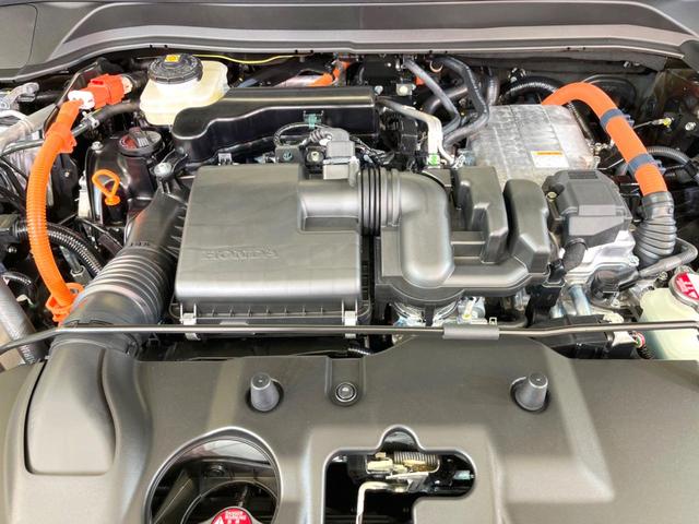 ヴェゼル ｅ：ＨＥＶ　Ｚ　登録済未使用車　純正９型ナビ　全周囲カメラ　ＥＴＣ　衝突軽減　レーダークルーズコントロール　ＢＳＭ　パワーバックドア　シートヒーター　オートエアコン　プッシュスタート（18枚目）