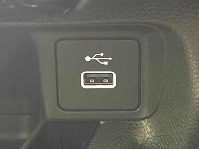 ヴェゼル ｅ：ＨＥＶ　Ｚ　登録済未使用車　純正９型ナビ　全周囲カメラ　ＥＴＣ　衝突軽減　レーダークルーズコントロール　ＢＳＭ　パワーバックドア　シートヒーター　オートエアコン　プッシュスタート（46枚目）