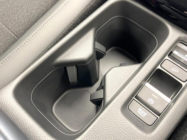 ヴェゼル ｅ：ＨＥＶ　Ｚ　登録済未使用車　純正９型ナビ　全周囲カメラ　ＥＴＣ　衝突軽減　レーダークルーズコントロール　ＢＳＭ　パワーバックドア　シートヒーター　オートエアコン　プッシュスタート（52枚目）
