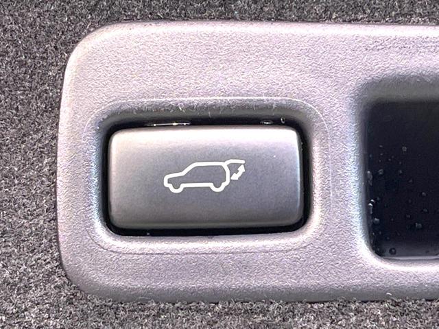 ハリアー プレミアム 純正9型ナビ バックカメラ レーダークルーズ 禁煙車 電動リアゲート ハーフレザーシート パワーシート ドラレコ コーナーセンサー スマートキー LEDヘッド ビルトインETC 純正19インチアルミ(7枚目)