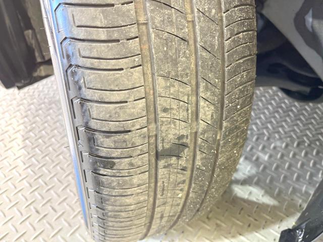 プリウス Z ガラスルーフ 全周囲カメラ 100V電源 衝突被害軽減システム レーダークルーズ 禁煙車 デジタルインナーミラー 電動リアゲート 前席シートエアコン パワーシート ドラレコ コーナーセンサー ETC(26枚目)