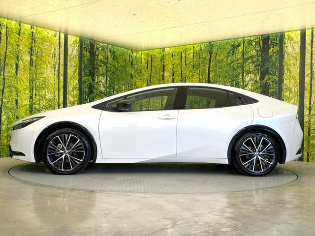 プリウス Z ガラスルーフ 全周囲カメラ 100V電源 衝突被害軽減システム レーダークルーズ 禁煙車 デジタルインナーミラー 電動リアゲート 前席シートエアコン パワーシート ドラレコ コーナーセンサー ETC(29枚目)