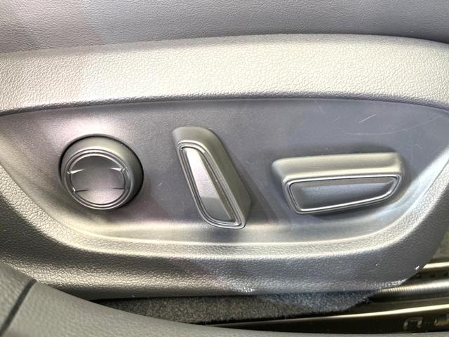 プリウス Z ガラスルーフ 全周囲カメラ 100V電源 衝突被害軽減システム レーダークルーズ 禁煙車 デジタルインナーミラー 電動リアゲート 前席シートエアコン パワーシート ドラレコ コーナーセンサー ETC(39枚目)