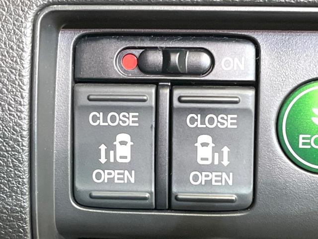 オデッセイ アブソルート・Ｘホンダセンシング　両側電動ドア　８型純正ＳＤナビ　後席モニター　バックカメラ　衝突被害軽減システム　レーダークルーズ　禁煙車　パワーシート　ドラレコ　コーナーセンサー　スマートキー　ＬＥＤヘッド　ビルトインＥＴＣ（6枚目）