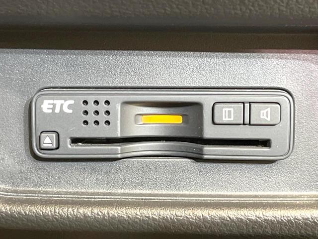 オデッセイ アブソルート・Ｘホンダセンシング　両側電動ドア　８型純正ＳＤナビ　後席モニター　バックカメラ　衝突被害軽減システム　レーダークルーズ　禁煙車　パワーシート　ドラレコ　コーナーセンサー　スマートキー　ＬＥＤヘッド　ビルトインＥＴＣ（7枚目）