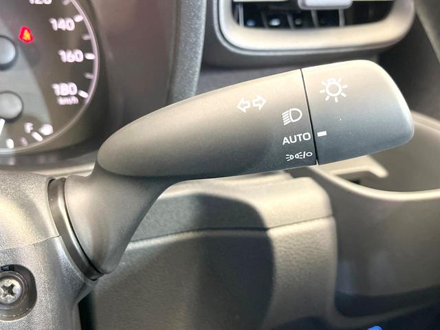 シエンタ ハイブリッドX 登録済未使用車 電動スライドドア 衝突被害軽減システム レーダークルーズ コーナーセンサー スマートキー LEDヘッド オートハイビーム 車線逸脱警報 オートライト オートエアコン(5枚目)