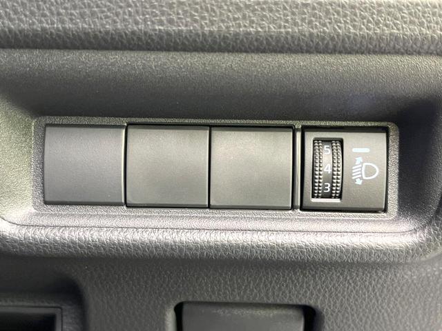 シエンタ ハイブリッドX 登録済未使用車 電動スライドドア 衝突被害軽減システム レーダークルーズ コーナーセンサー スマートキー LEDヘッド オートハイビーム 車線逸脱警報 オートライト オートエアコン(31枚目)