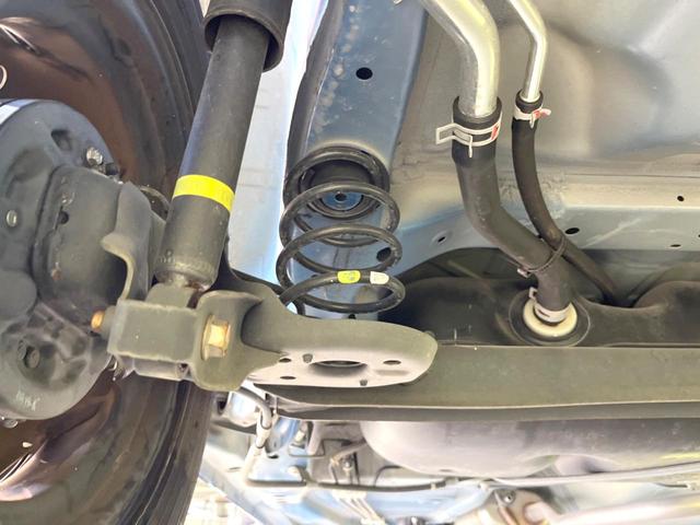 アルト Ｌリミテッド　衝突被害軽減システム　禁煙車　シートヒーター　ドラレコ　コーナーセンサー　車線逸脱警報　オートライト　ＣＤ（23枚目）