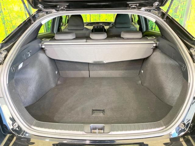 プリウス ＳセーフティプラスＩＩ　バックカメラ　衝突被害軽減システム　レーダークルーズ　禁煙車　ドラレコ　コーナーセンサー　スマートキー　ＬＥＤヘッド　ビルトインＥＴＣ　オートハイビーム　車線逸脱警報　オートライト　オートエアコン（42枚目）