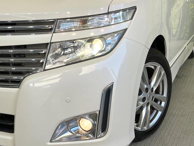 エルグランド ２５０ハイウェイスター　両側電動ドア　純正ＳＤナビ　後席モニター　全周囲カメラ　禁煙車　電動リアゲート　ハーフレザーシート　ドラレコ　スマートキー　ＨＩＤヘッド　ビルトインＥＴＣ　純正１８インチアルミ　デュアルエアコン（12枚目）