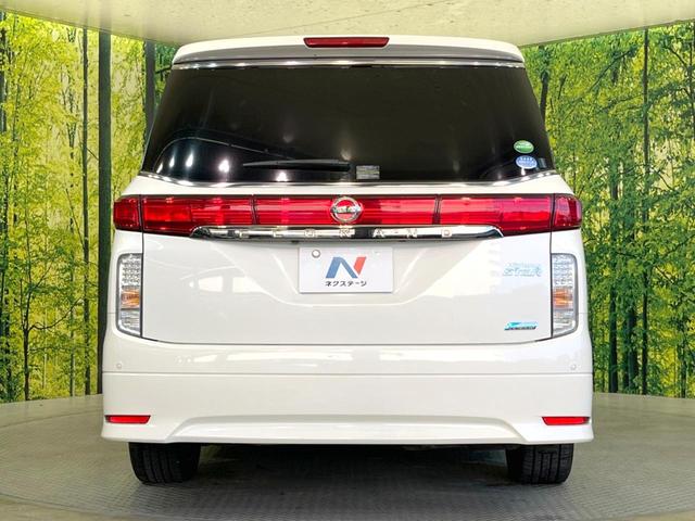 エルグランド ２５０ハイウェイスター　両側電動ドア　純正ＳＤナビ　後席モニター　全周囲カメラ　禁煙車　電動リアゲート　ハーフレザーシート　ドラレコ　スマートキー　ＨＩＤヘッド　ビルトインＥＴＣ　純正１８インチアルミ　デュアルエアコン（15枚目）