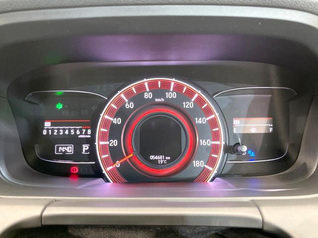 オデッセイ アブソルート・ＥＸ　後席モニター　両側電動ドア　全周囲カメラ　レーダークルーズ　ハーフレザーシート　パワーシート　コーナーセンサー　スマートキー　ＬＥＤヘッド　ビルトインＥＴＣ　純正１８インチアルミ　オートライト（30枚目）