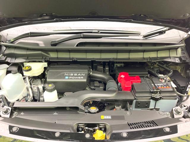 セレナ ｅ－パワー　ハイウェイスターＶ　１２．３型純正ナビ　登録済未使用車　両側電動ドア　全周囲カメラ　衝突被害軽減システム　レーダークルーズ　ドラレコ　コーナーセンサー　スマートキー　ＬＥＤヘッド　ビルトインＥＴＣ　純正１６インチアルミ（18枚目）