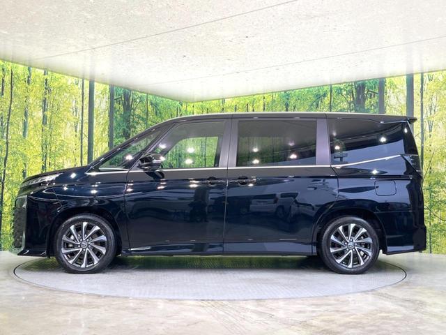 ヴォクシー ハイブリッドＳ－Ｚ　１０型ディスプレイオーディオ　両側電動ドア　バックカメラ　１００Ｖ電源　衝突軽減　レーダークルーズ　禁煙車　電動リアゲート　ハーフレザーシート　ドラレコ　コーナーセンサー　スマートキー　ＬＥＤヘッド（30枚目）