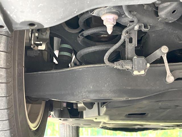 プリウスＰＨＶ Ａレザーパッケージ　純正１１型ナビ　バックカメラ　衝突軽減　レーダークルーズ　禁煙車　レザーシート　パワーシート　コーナーセンサー　スマートキー　ＬＥＤヘッド　ＥＴＣ２．０　オートハイビーム　車線逸脱警報　オートライト（21枚目）